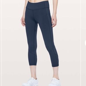 Lululemon Pace Rival Crop *22"
True Navy